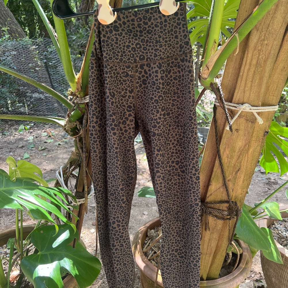 Alo Leopard Print Leggings